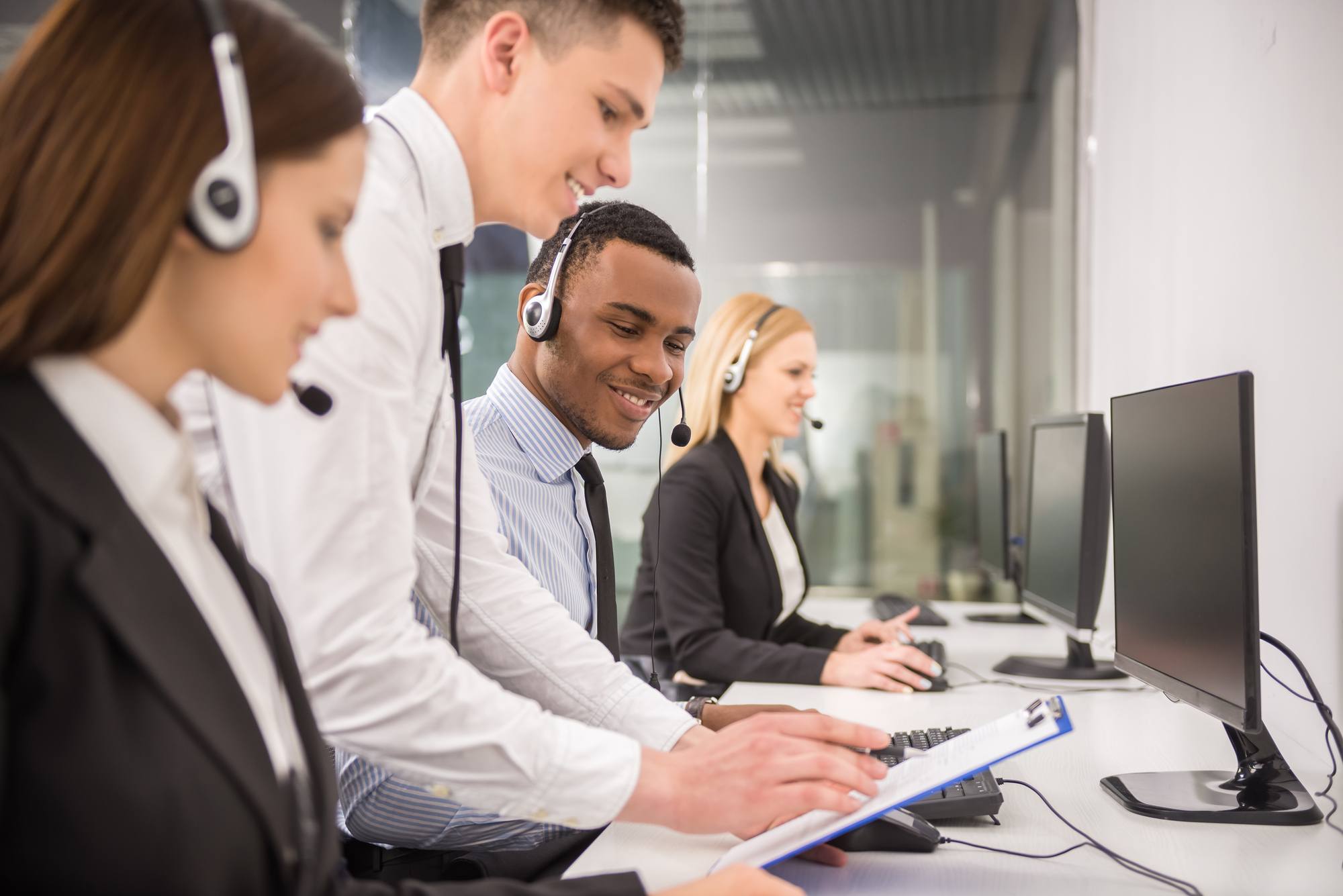 customer-service-call-center-employees